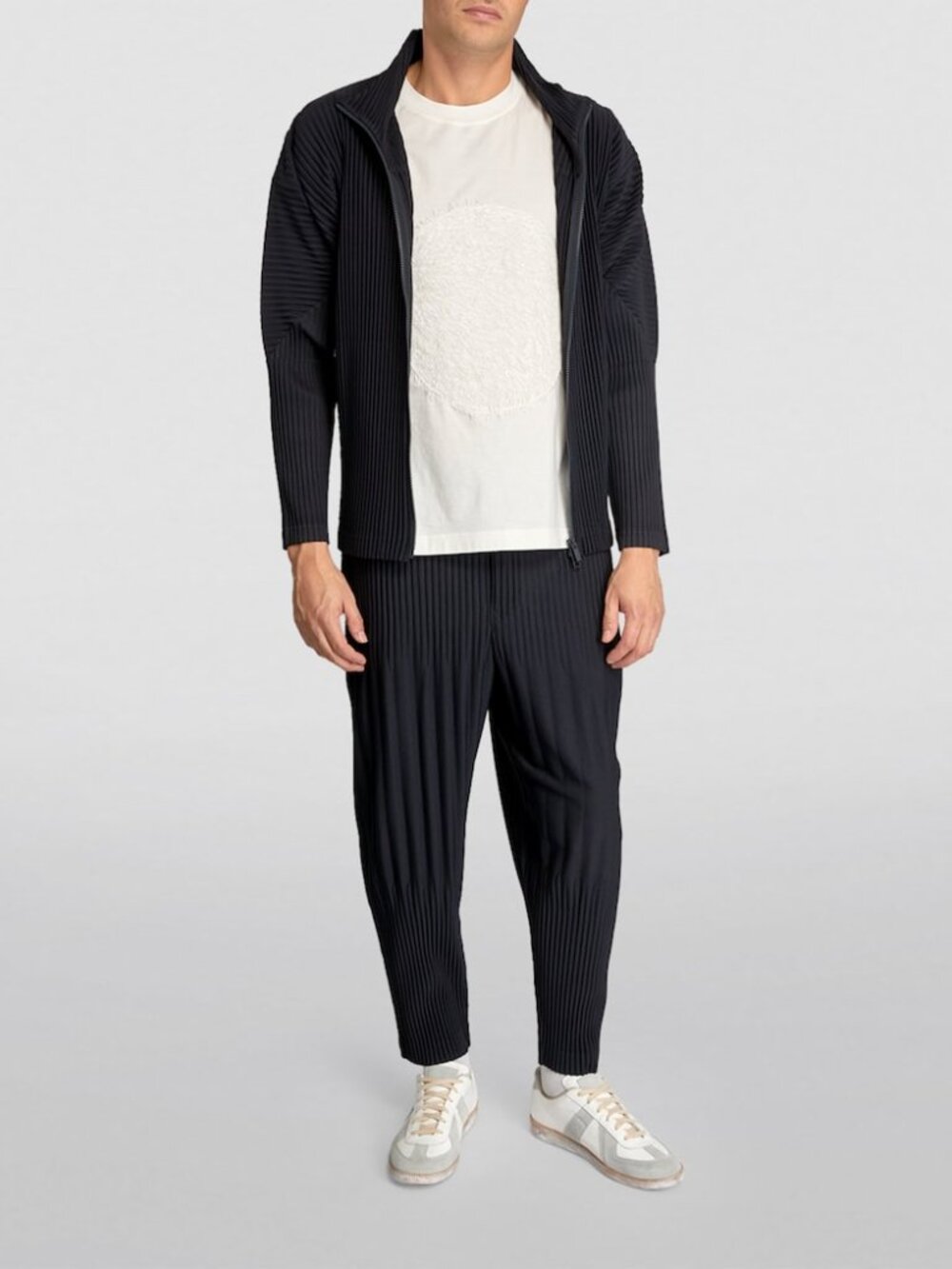 HOMME PLISSÉ ISSEY MIYAKE Pleated Tapered Trousers in Navy | Size:1 - Picture 10 of 11